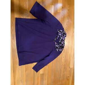 Gorgeous womens 3x purple top with floral accents